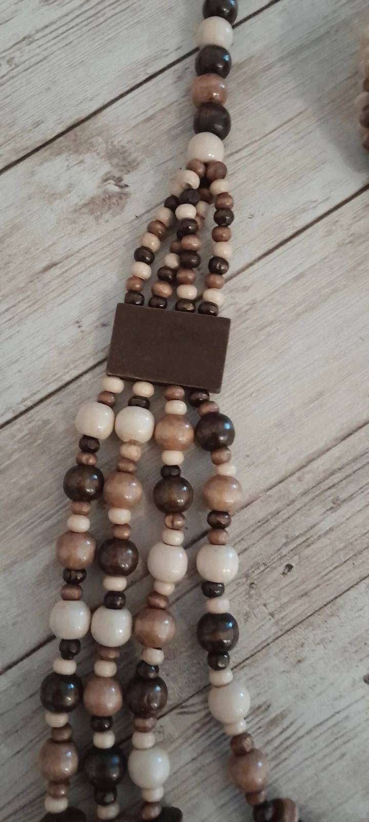 Conjunto collar + pulsera de madera, color café, crema – photo 4